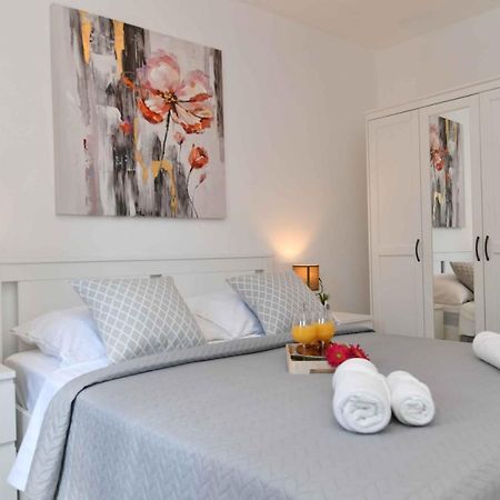 Apartman Leona Lovran Exteriör bild