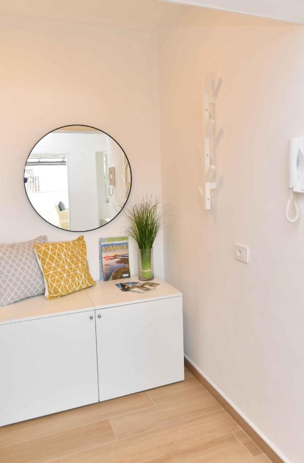 Apartman Leona Lovran Exteriör bild