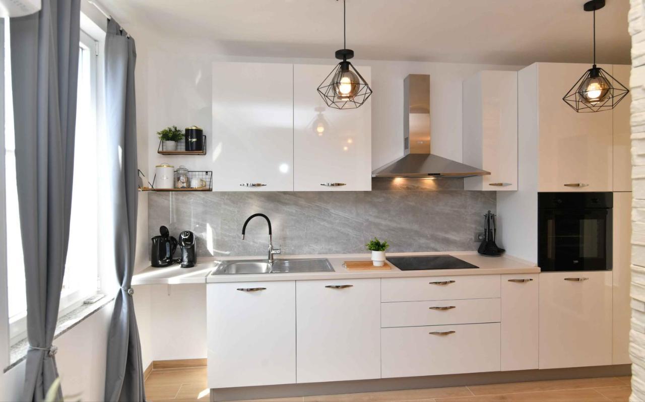 Apartman Leona Lovran Exteriör bild