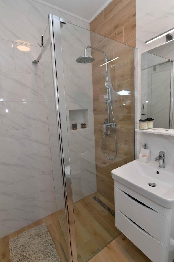 Apartman Leona Lovran Exteriör bild