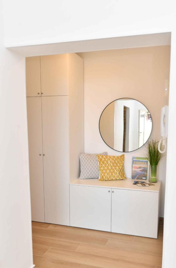 Apartman Leona Lovran Exteriör bild