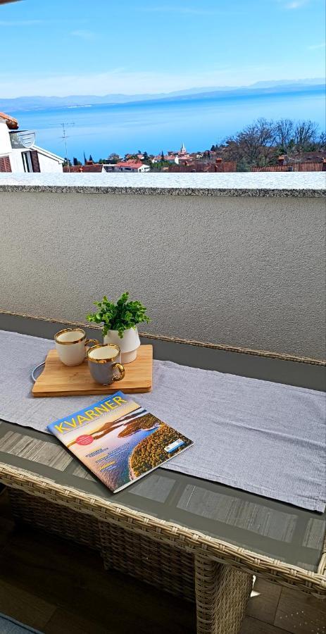 Apartman Leona Lovran Exteriör bild