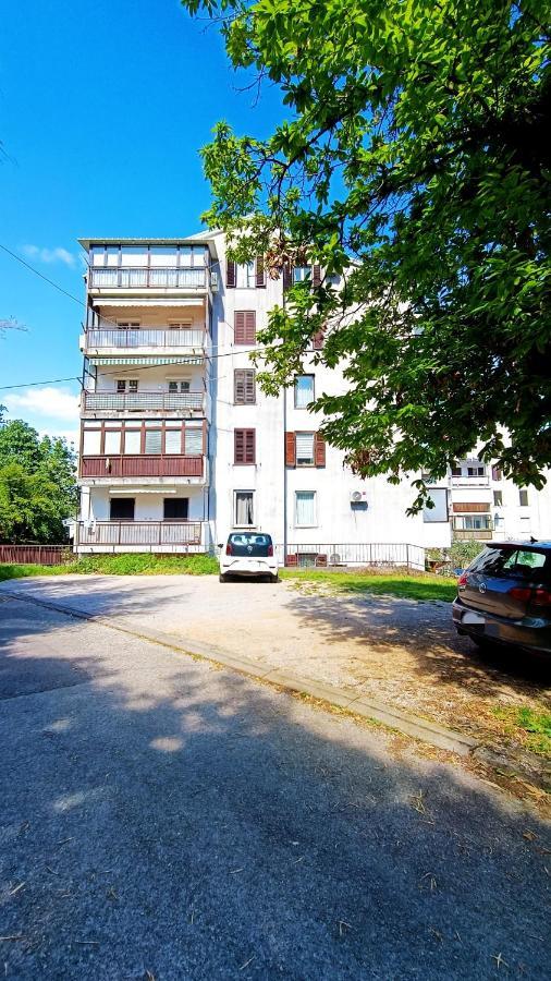 Apartman Leona Lovran Exteriör bild