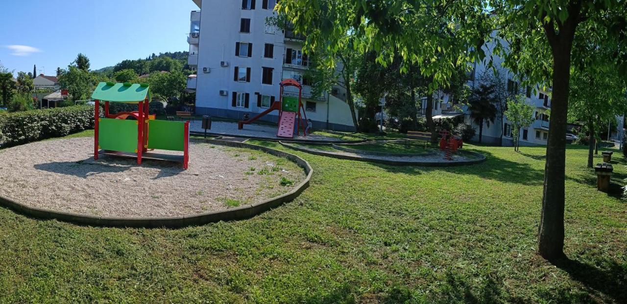 Apartman Leona Lovran Exteriör bild