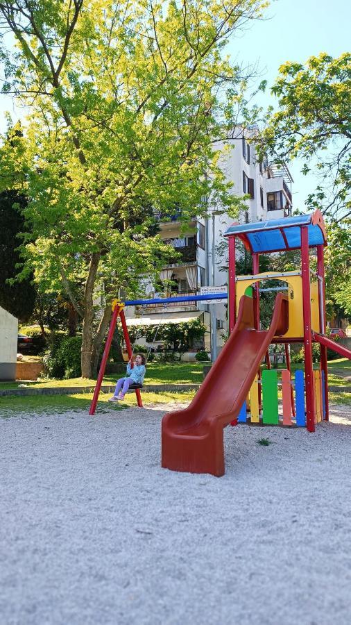 Apartman Leona Lovran Exteriör bild